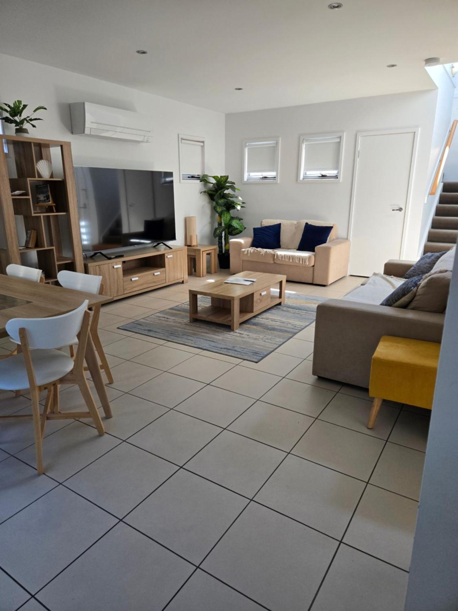 Villa Quarterdecks Retreat Urangan Esterno foto